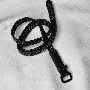 •439• Small Leather knitted belt